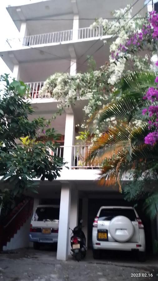 Old Town Hotel Kandy Exterior photo